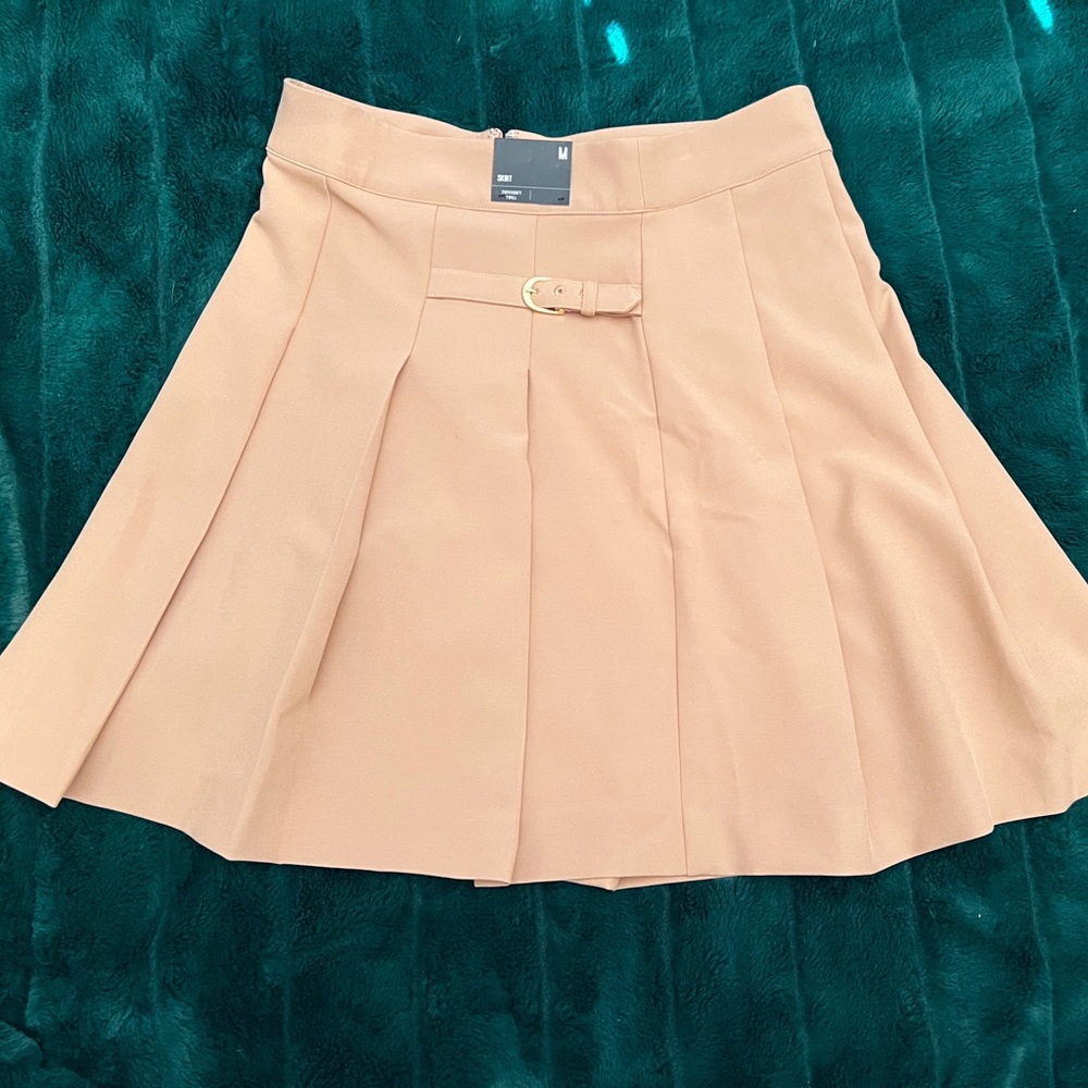 NWT Express Supersoft Twill Pleated Skirt